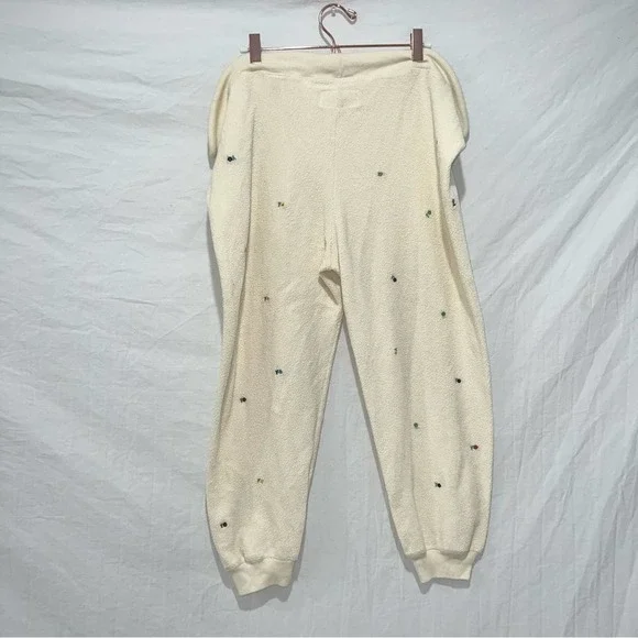 The Great. Faux Shearling Cropped Sweatpants - Picture 4 of 6